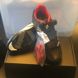 NWT Peloton Cycling Shoes w/ Cleat